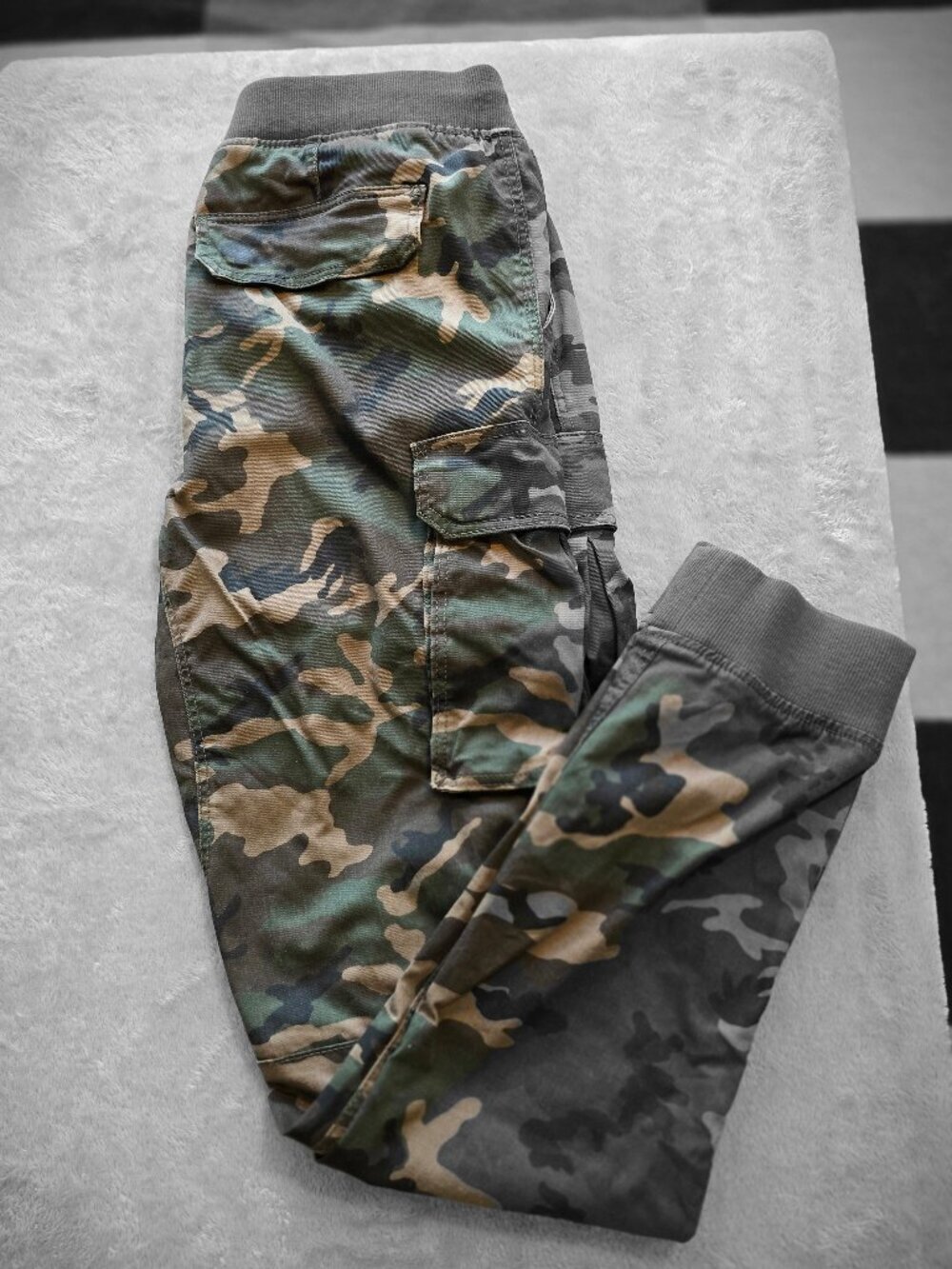 H&M Divided Woodland Camo Cargo Jogger Pants Elastic Waist Size small
